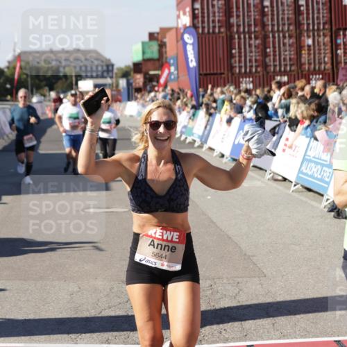 03.10.2025 - Köhlbrandbrückenlauf Jannik Wohlers http://msf.ph/oto/9059236 03.10.2025 13:12:15 Ziel 4176, 4266, 4305, 4369, 4468, 4470, 4474, 4656, 5062, 5644, 6098, 6121, 6185, 6565, 6566 meine-sportfotos.de