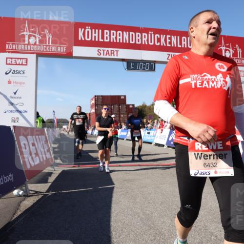03.10.2025 - Köhlbrandbrückenlauf Lena Gebhardt http://msf.ph/oto/9059257 03.10.2025 13:10:08 Ziel 4196, 4343, 4573, 4683, 4730, 4787, 4929, 5763, 5977, 6083, 6111, 6428, 6432, 6764, 6813 meine-sportfotos.de