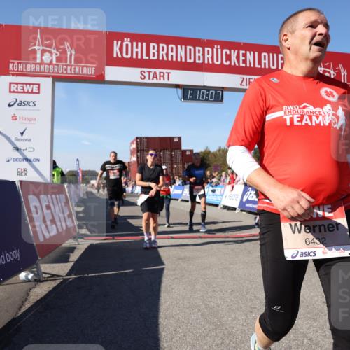 03.10.2025 - Köhlbrandbrückenlauf Lena Gebhardt http://msf.ph/oto/9059265 03.10.2025 13:10:08 Ziel 4196, 4343, 4573, 4683, 4730, 4787, 4929, 5763, 5977, 6083, 6111, 6428, 6432, 6764, 6813 meine-sportfotos.de