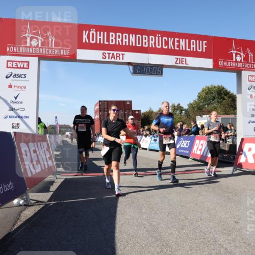 03.10.2025 - Köhlbrandbrückenlauf Lena Gebhardt http://msf.ph/oto/9059276 03.10.2025 13:10:09 Ziel 4196, 4343, 4573, 4683, 4730, 4787, 4822, 4929, 5977, 6083, 6111, 6428, 6432, 6764, 6813 meine-sportfotos.de