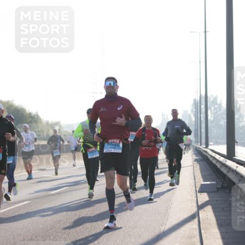03.10.2025 - Köhlbrandbrückenlauf Jannik Wohlers http://msf.ph/oto/9059278 03.10.2025 09:14:20 Position 3 26, 3091, 3118 meine-sportfotos.de