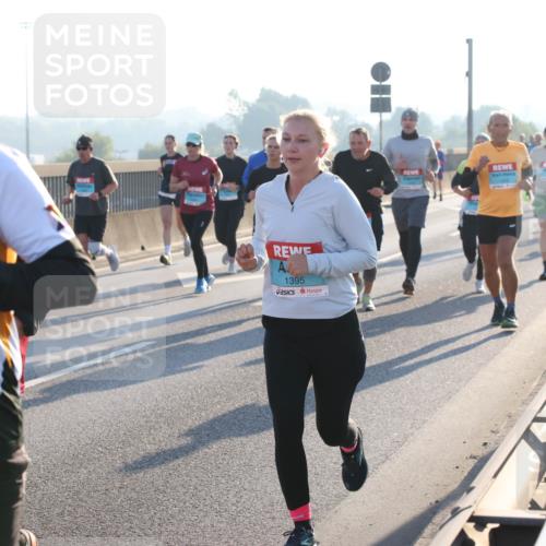 03.10.2025 - Köhlbrandbrückenlauf Lena Gebhardt http://msf.ph/oto/9059280 03.10.2025 09:18:45 Position 1 3791, 1395 meine-sportfotos.de