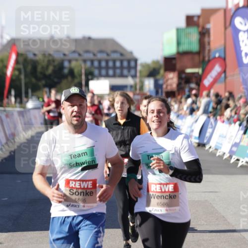 03.10.2025 - Köhlbrandbrückenlauf Jannik Wohlers http://msf.ph/oto/9059282 03.10.2025 13:12:18 Ziel 4266, 4305, 4369, 4470, 4474, 4656, 4908, 5062, 5644, 6098, 6121, 6185, 6565, 6566 meine-sportfotos.de