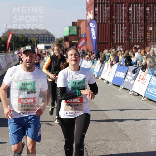 03.10.2025 - Köhlbrandbrückenlauf Jannik Wohlers http://msf.ph/oto/9059306 03.10.2025 13:12:19 Ziel 4266, 4305, 4369, 4470, 4474, 4656, 4908, 5062, 5644, 6098, 6121, 6185, 6565, 6566 meine-sportfotos.de