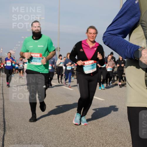 03.10.2025 - Köhlbrandbrückenlauf Fabian Wolf http://msf.ph/oto/9059309 03.10.2025 10:04:46 Position 3 3038, 1414, 2 meine-sportfotos.de