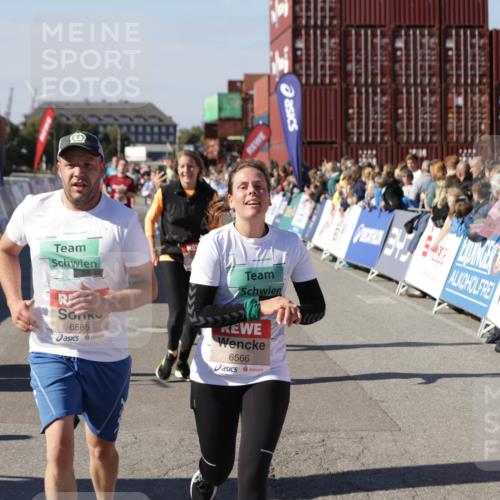 03.10.2025 - Köhlbrandbrückenlauf Jannik Wohlers http://msf.ph/oto/9059314 03.10.2025 13:12:19 Ziel 4266, 4305, 4369, 4470, 4474, 4656, 4908, 5062, 5644, 6098, 6121, 6185, 6565, 6566 meine-sportfotos.de