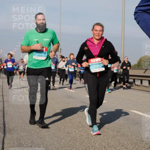 03.10.2025 - Köhlbrandbrückenlauf Fabian Wolf http://msf.ph/oto/9059319 03.10.2025 10:04:46 Position 3 3038, 1414 meine-sportfotos.de