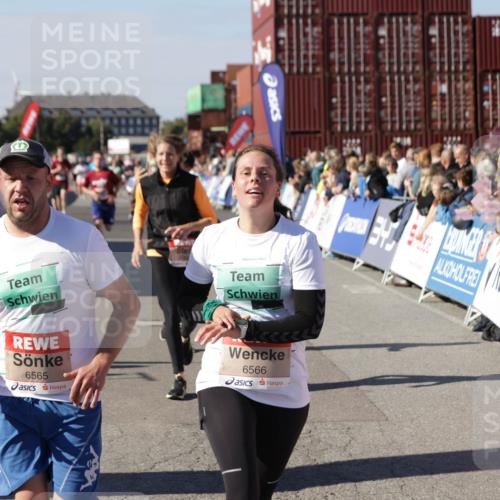 03.10.2025 - Köhlbrandbrückenlauf Jannik Wohlers http://msf.ph/oto/9059337 03.10.2025 13:12:19 Ziel 4266, 4305, 4369, 4470, 4474, 4656, 4908, 5062, 5644, 6098, 6121, 6185, 6565, 6566 meine-sportfotos.de