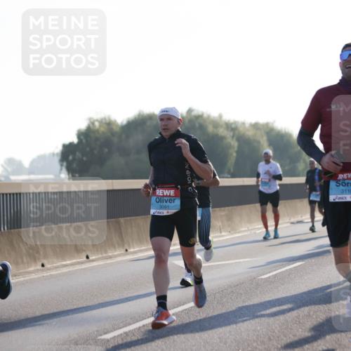 03.10.2025 - Köhlbrandbrückenlauf Jannik Wohlers http://msf.ph/oto/9059344 03.10.2025 09:14:21 Position 3 3091, 3118 meine-sportfotos.de