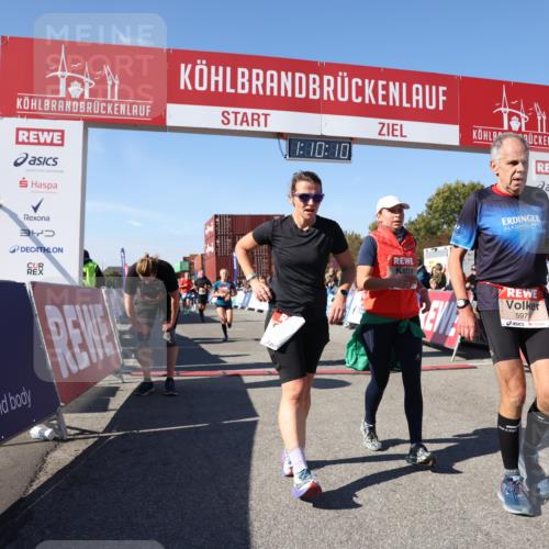 03.10.2025 - Köhlbrandbrückenlauf Lena Gebhardt http://msf.ph/oto/9059345 03.10.2025 13:10:10 Ziel 4196, 4343, 4573, 4683, 4730, 4787, 4822, 4929, 5029, 5977, 6083, 6111, 6428, 6432, 6764, 6813 meine-sportfotos.de