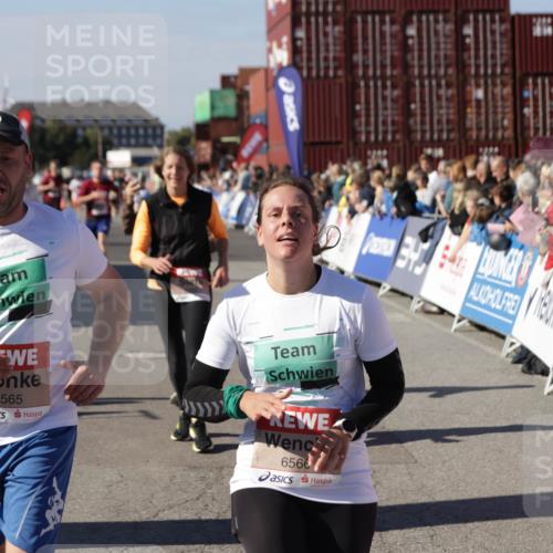 03.10.2025 - Köhlbrandbrückenlauf Jannik Wohlers http://msf.ph/oto/9059347 03.10.2025 13:12:20 Ziel 4266, 4369, 4470, 4656, 4745, 4908, 5062, 5644, 6098, 6121, 6185, 6565, 6566 meine-sportfotos.de