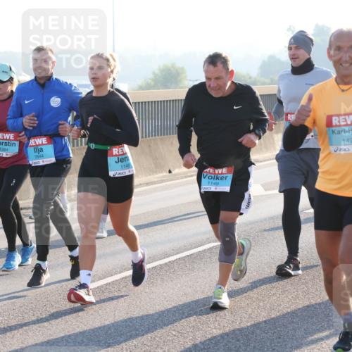03.10.2025 - Köhlbrandbrückenlauf Lena Gebhardt http://msf.ph/oto/9059351 03.10.2025 09:18:47 Position 1 2, 1243, 1384, 2944, 0, 1148, 1149, 1428, 1377 meine-sportfotos.de