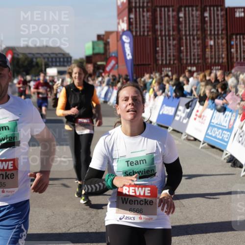 03.10.2025 - Köhlbrandbrückenlauf Jannik Wohlers http://msf.ph/oto/9059352 03.10.2025 13:12:20 Ziel 4266, 4369, 4470, 4656, 4745, 4908, 5062, 5644, 6098, 6121, 6185, 6565, 6566 meine-sportfotos.de