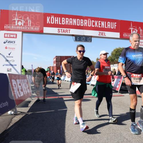 03.10.2025 - Köhlbrandbrückenlauf Lena Gebhardt http://msf.ph/oto/9059354 03.10.2025 13:10:10 Ziel 4196, 4343, 4573, 4683, 4730, 4787, 4822, 4929, 5029, 5977, 6083, 6111, 6428, 6432, 6764, 6813 meine-sportfotos.de