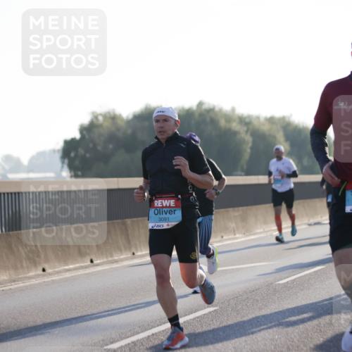 03.10.2025 - Köhlbrandbrückenlauf Jannik Wohlers http://msf.ph/oto/9059358 03.10.2025 09:14:21 Position 3 3301, 3091, 3118 meine-sportfotos.de