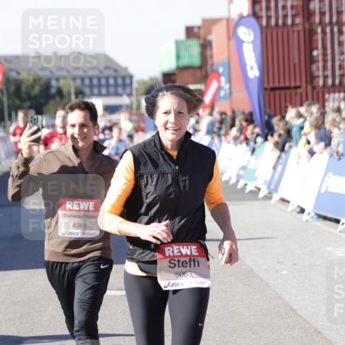 03.10.2025 - Köhlbrandbrückenlauf Jannik Wohlers http://msf.ph/oto/9059365 03.10.2025 13:12:21 Ziel 4266, 4369, 4470, 4656, 4745, 4908, 5062, 5644, 6098, 6185, 6565, 6566 meine-sportfotos.de