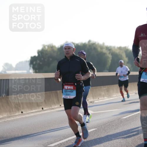 03.10.2025 - Köhlbrandbrückenlauf Jannik Wohlers http://msf.ph/oto/9059367 03.10.2025 09:14:21 Position 3 3091, 3118 meine-sportfotos.de