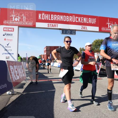 03.10.2025 - Köhlbrandbrückenlauf Lena Gebhardt http://msf.ph/oto/9059376 03.10.2025 13:10:10 Ziel 4196, 4343, 4573, 4683, 4730, 4787, 4822, 4929, 5029, 5977, 6083, 6111, 6428, 6432, 6764, 6813 meine-sportfotos.de