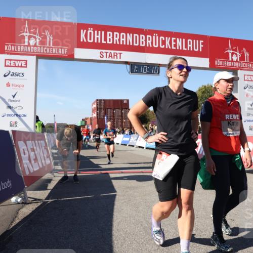 03.10.2025 - Köhlbrandbrückenlauf Lena Gebhardt http://msf.ph/oto/9059387 03.10.2025 13:10:11 Ziel 4196, 4343, 4573, 4683, 4730, 4787, 4822, 4929, 5029, 5977, 6083, 6111, 6428, 6432, 6764, 6813 meine-sportfotos.de