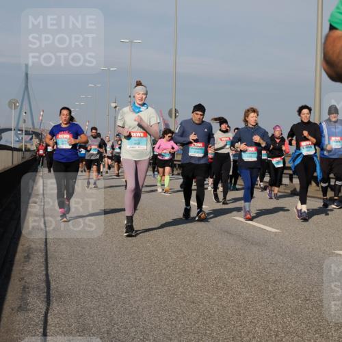 03.10.2025 - Köhlbrandbrückenlauf Fabian Wolf http://msf.ph/oto/9059388 03.10.2025 10:04:48 Position 3 3803, 2078 meine-sportfotos.de