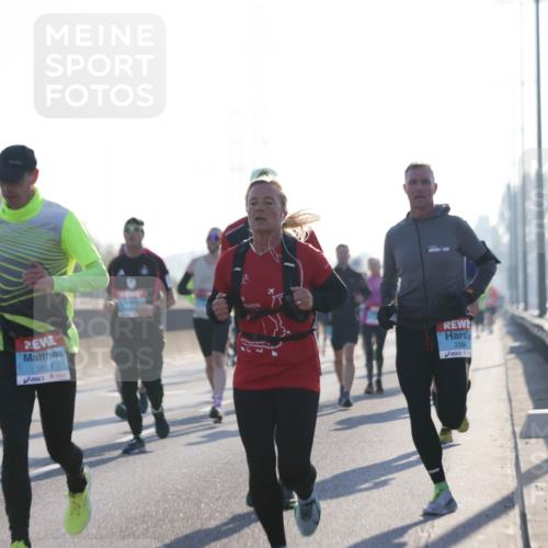 03.10.2025 - Köhlbrandbrückenlauf Jannik Wohlers http://msf.ph/oto/9059397 03.10.2025 09:14:22 Position 3 3514, 3354 meine-sportfotos.de
