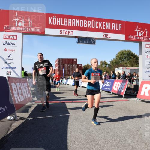 03.10.2025 - Köhlbrandbrückenlauf Lena Gebhardt http://msf.ph/oto/9059410 03.10.2025 13:10:13 Ziel 4147, 4196, 4343, 4364, 4573, 4683, 4730, 4822, 5029, 5977, 6111, 6428, 6432, 6587, 6764, 6813 meine-sportfotos.de