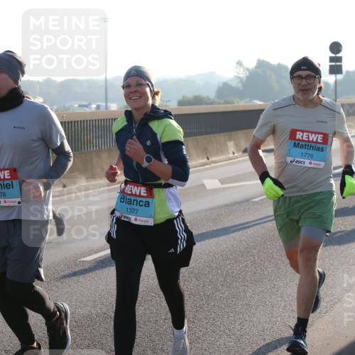 03.10.2025 - Köhlbrandbrückenlauf Lena Gebhardt http://msf.ph/oto/9059417 03.10.2025 09:18:49 Position 1 1378, 1377, 1776 meine-sportfotos.de