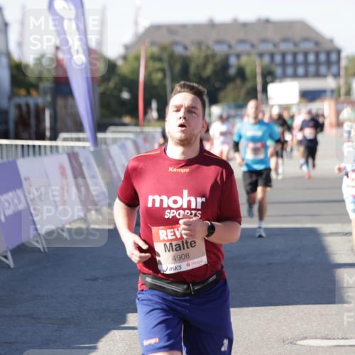 03.10.2025 - Köhlbrandbrückenlauf Jannik Wohlers http://msf.ph/oto/9059457 03.10.2025 13:12:23 Ziel 4189, 4266, 4638, 4656, 4745, 4908, 5062, 5644, 6098, 6185, 6565, 6566 meine-sportfotos.de