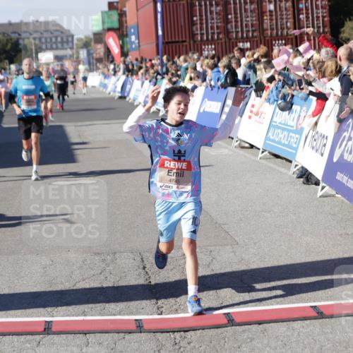 03.10.2025 - Köhlbrandbrückenlauf Jannik Wohlers http://msf.ph/oto/9059480 03.10.2025 13:12:27 Ziel 4189, 4266, 4638, 4656, 4700, 4745, 4908, 4973, 5062, 6565, 6566 meine-sportfotos.de