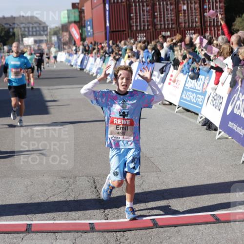 03.10.2025 - Köhlbrandbrückenlauf Jannik Wohlers http://msf.ph/oto/9059489 03.10.2025 13:12:27 Ziel 4189, 4266, 4638, 4656, 4700, 4745, 4908, 4973, 5062, 6565, 6566 meine-sportfotos.de