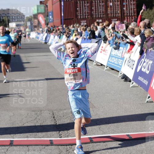03.10.2025 - Köhlbrandbrückenlauf Jannik Wohlers http://msf.ph/oto/9059512 03.10.2025 13:12:27 Ziel 4189, 4266, 4638, 4656, 4700, 4745, 4908, 4973, 5062, 6565, 6566 meine-sportfotos.de
