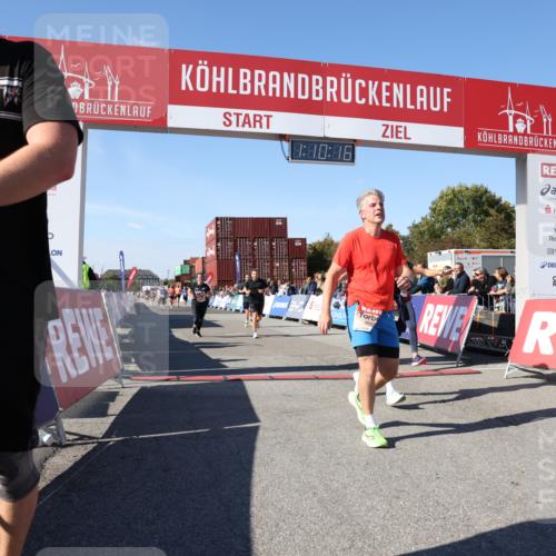 03.10.2025 - Köhlbrandbrückenlauf Lena Gebhardt http://msf.ph/oto/9059526 03.10.2025 13:10:16 Ziel 4147, 4196, 4343, 4364, 4573, 4683, 4730, 4822, 5029, 5977, 6111, 6587, 6813 meine-sportfotos.de