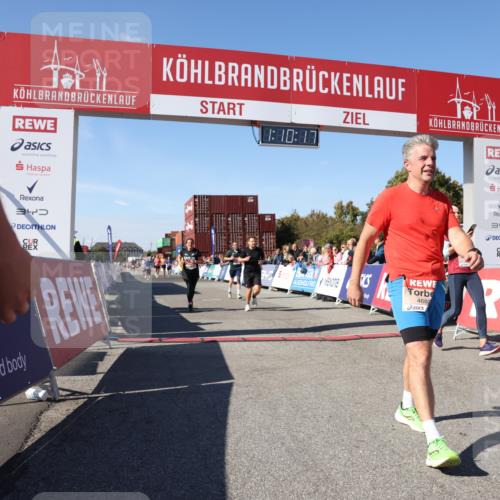 03.10.2025 - Köhlbrandbrückenlauf Lena Gebhardt http://msf.ph/oto/9059548 03.10.2025 13:10:17 Ziel 4147, 4196, 4343, 4364, 4479, 4573, 4683, 4730, 4822, 5029, 5977, 6587, 6813 meine-sportfotos.de