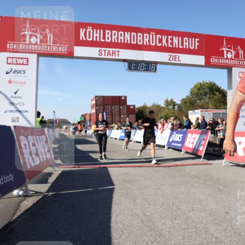 03.10.2025 - Köhlbrandbrückenlauf Lena Gebhardt http://msf.ph/oto/9059570 03.10.2025 13:10:18 Ziel 4147, 4343, 4364, 4479, 4573, 4683, 4730, 4822, 5029, 6587, 6813 meine-sportfotos.de