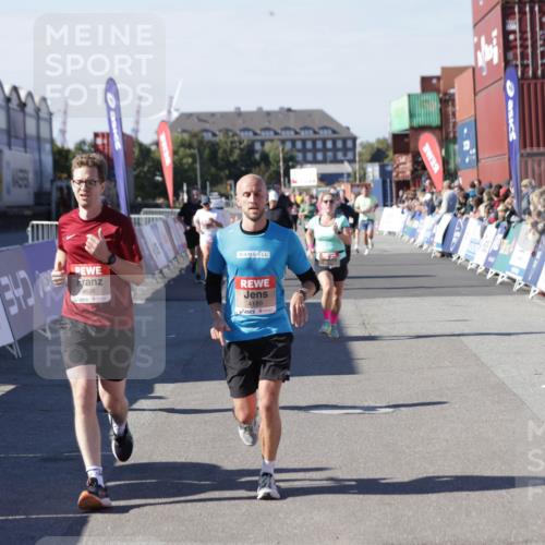 03.10.2025 - Köhlbrandbrückenlauf Jannik Wohlers http://msf.ph/oto/9059584 03.10.2025 13:12:28 Ziel 4189, 4266, 4638, 4700, 4745, 4908, 4973, 5062, 6565, 6566 meine-sportfotos.de