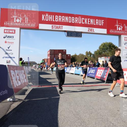 03.10.2025 - Köhlbrandbrückenlauf Lena Gebhardt http://msf.ph/oto/9059604 03.10.2025 13:10:20 Ziel 4147, 4343, 4364, 4479, 4683, 4710, 4711, 4774, 4822, 5029, 6587, 6781, 6813 meine-sportfotos.de