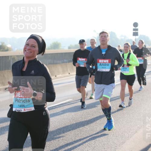 03.10.2025 - Köhlbrandbrückenlauf Lena Gebhardt http://msf.ph/oto/9059611 03.10.2025 09:18:54 Position 1 1496, 3656 meine-sportfotos.de