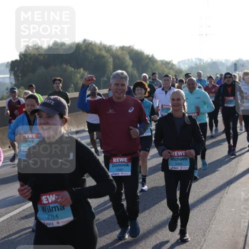 03.10.2025 - Köhlbrandbrückenlauf Jannik Wohlers http://msf.ph/oto/9059613 03.10.2025 09:22:17 Position 3 77, 2315, 2114, 1687, 2435 meine-sportfotos.de