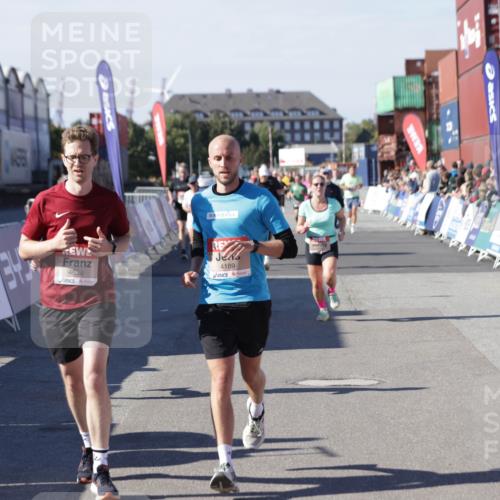 03.10.2025 - Köhlbrandbrückenlauf Jannik Wohlers http://msf.ph/oto/9059623 03.10.2025 13:12:29 Ziel 4189, 4266, 4638, 4700, 4745, 4864, 4873, 4908, 4973, 5062 meine-sportfotos.de