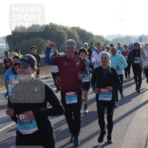 03.10.2025 - Köhlbrandbrückenlauf Jannik Wohlers http://msf.ph/oto/9059624 03.10.2025 09:22:18 Position 3 977, 2114, 2119, 1687, 2435 meine-sportfotos.de