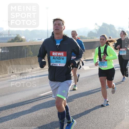 03.10.2025 - Köhlbrandbrückenlauf Lena Gebhardt http://msf.ph/oto/9059626 03.10.2025 09:18:54 Position 1 3656, 1836 meine-sportfotos.de