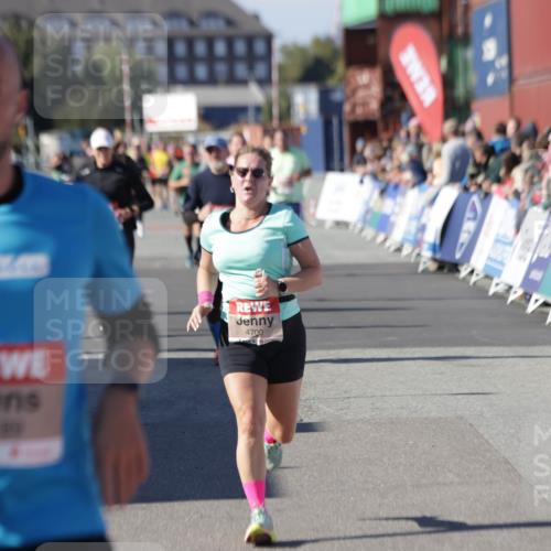 03.10.2025 - Köhlbrandbrückenlauf Jannik Wohlers http://msf.ph/oto/9059645 03.10.2025 13:12:30 Ziel 4189, 4266, 4609, 4638, 4700, 4745, 4864, 4873, 4908, 4973, 5062 meine-sportfotos.de
