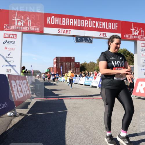 03.10.2025 - Köhlbrandbrückenlauf Lena Gebhardt http://msf.ph/oto/9059670 03.10.2025 13:10:22 Ziel 4147, 4343, 4364, 4479, 4683, 4710, 4711, 4774, 4822, 5029, 6294, 6587, 6781, 6782 meine-sportfotos.de
