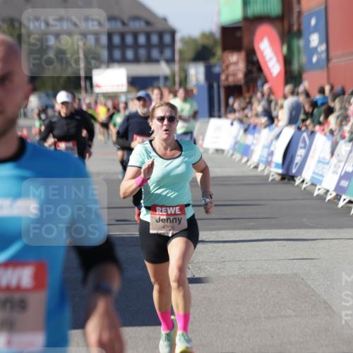 03.10.2025 - Köhlbrandbrückenlauf Jannik Wohlers http://msf.ph/oto/9059672 03.10.2025 13:12:30 Ziel 4189, 4266, 4609, 4638, 4700, 4745, 4864, 4873, 4908, 4973, 5062 meine-sportfotos.de