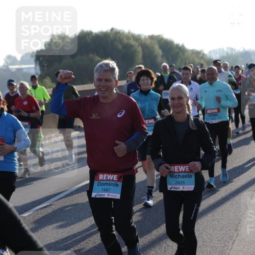 03.10.2025 - Köhlbrandbrückenlauf Jannik Wohlers http://msf.ph/oto/9059674 03.10.2025 09:22:18 Position 3 2315, 2119, 1861, 1687, 2435, 11711 meine-sportfotos.de