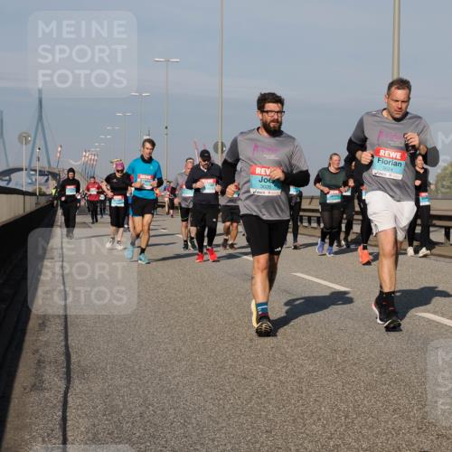 03.10.2025 - Köhlbrandbrückenlauf Fabian Wolf http://msf.ph/oto/9059676 03.10.2025 10:04:56 Position 3 3026, 3024 meine-sportfotos.de