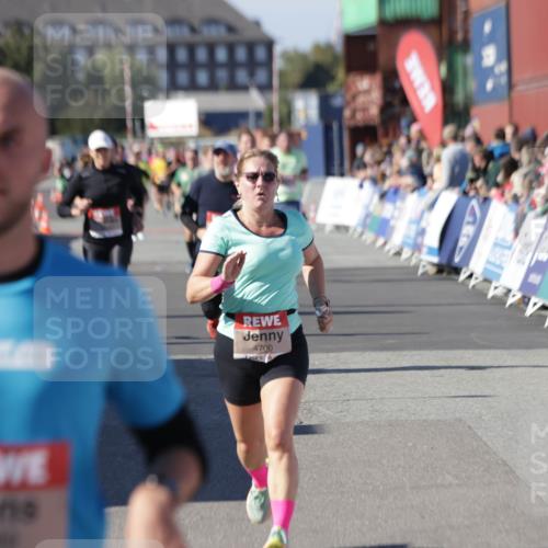03.10.2025 - Köhlbrandbrückenlauf Jannik Wohlers http://msf.ph/oto/9059680 03.10.2025 13:12:30 Ziel 4189, 4266, 4609, 4638, 4700, 4745, 4864, 4873, 4908, 4973, 5062 meine-sportfotos.de