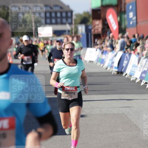 03.10.2025 - Köhlbrandbrückenlauf Jannik Wohlers http://msf.ph/oto/9059687 03.10.2025 13:12:30 Ziel 4189, 4266, 4609, 4638, 4700, 4745, 4864, 4873, 4908, 4973, 5062 meine-sportfotos.de