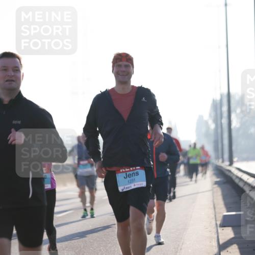 03.10.2025 - Köhlbrandbrückenlauf Jannik Wohlers http://msf.ph/oto/9059692 03.10.2025 09:14:28 Position 3 1231 meine-sportfotos.de