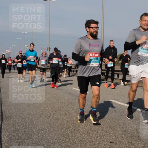 03.10.2025 - Köhlbrandbrückenlauf Fabian Wolf http://msf.ph/oto/9059696 03.10.2025 10:04:58 Position 3 3026, 3024 meine-sportfotos.de
